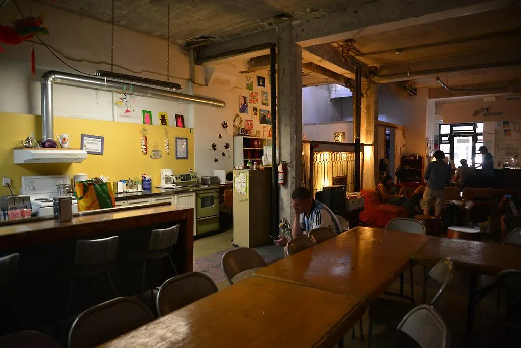 Alexandrie Hostel Montreal