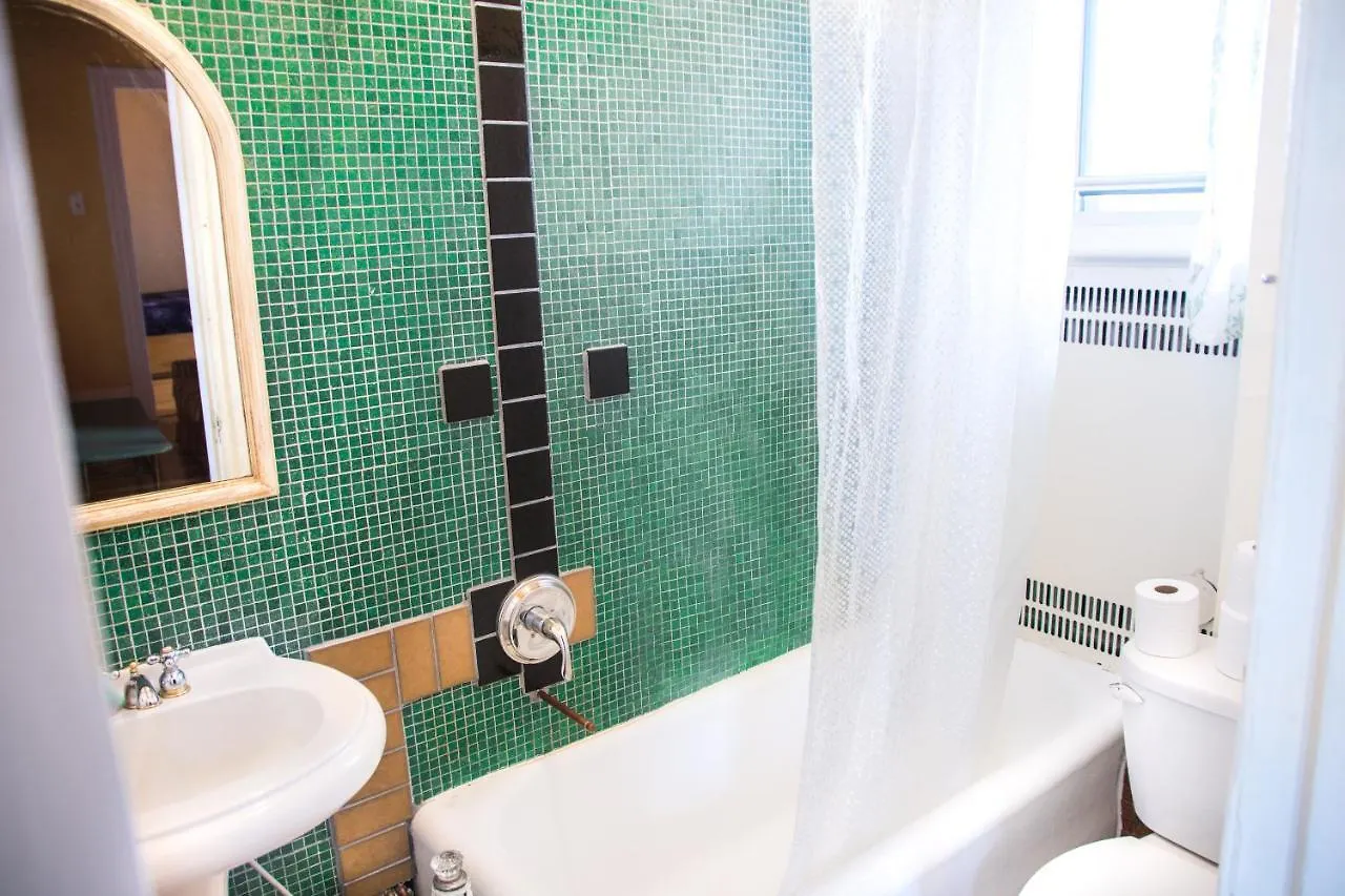 Alexandrie Hostel Montreal